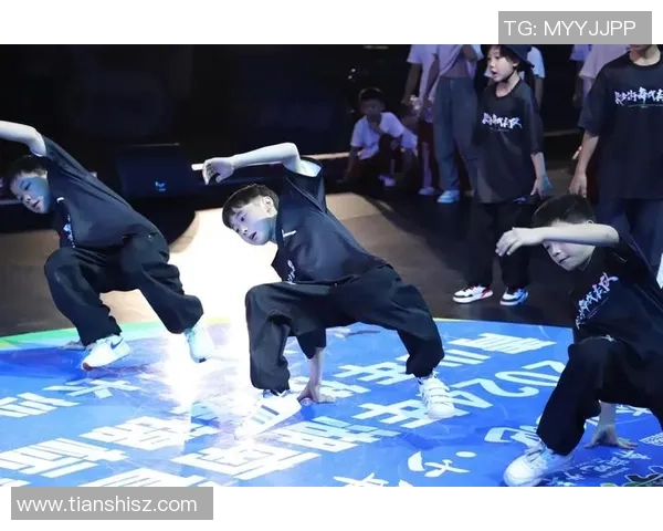 南京街舞队边路渗透战术解析与街舞文化的深度融合探讨